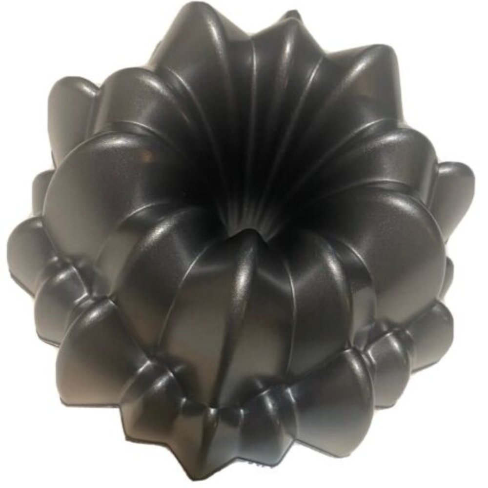 Wilton Dimensions Cascade Bundt Cake Pan
